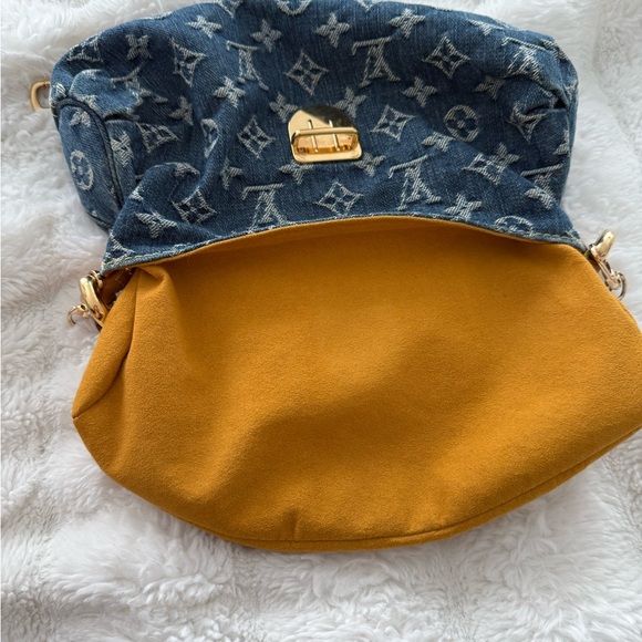 Louis Vuitton Denim Mini Pleaty - Picture 13 of 16